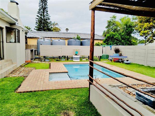 4 Bedroom Property for Sale in Gonubie Eastern Cape